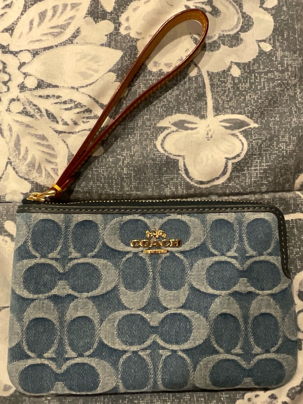 NWOT Coach Corner Zip Wristlet, Blue Denim
